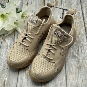 Women’s Rhinestone Active Athletic Sneakers Shoes Size 9